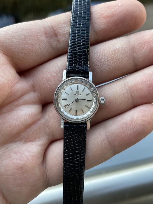 Damska Omega „Saphette” z 1971 roku. REF. 511.213. CAL. 620