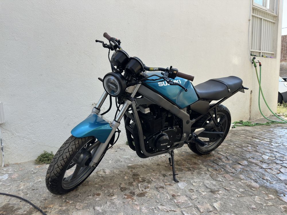 Suzuki gs500e modificada