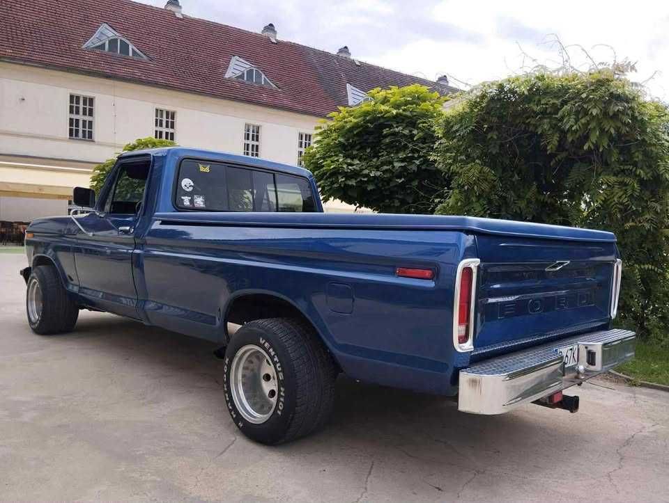 Ford F100 Pickup