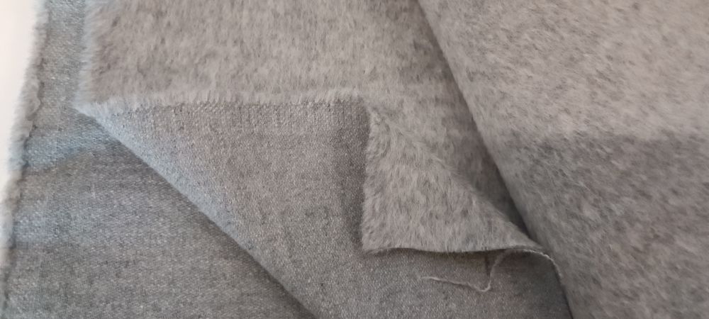 Tkanina płaszczowa kupon 3,20m