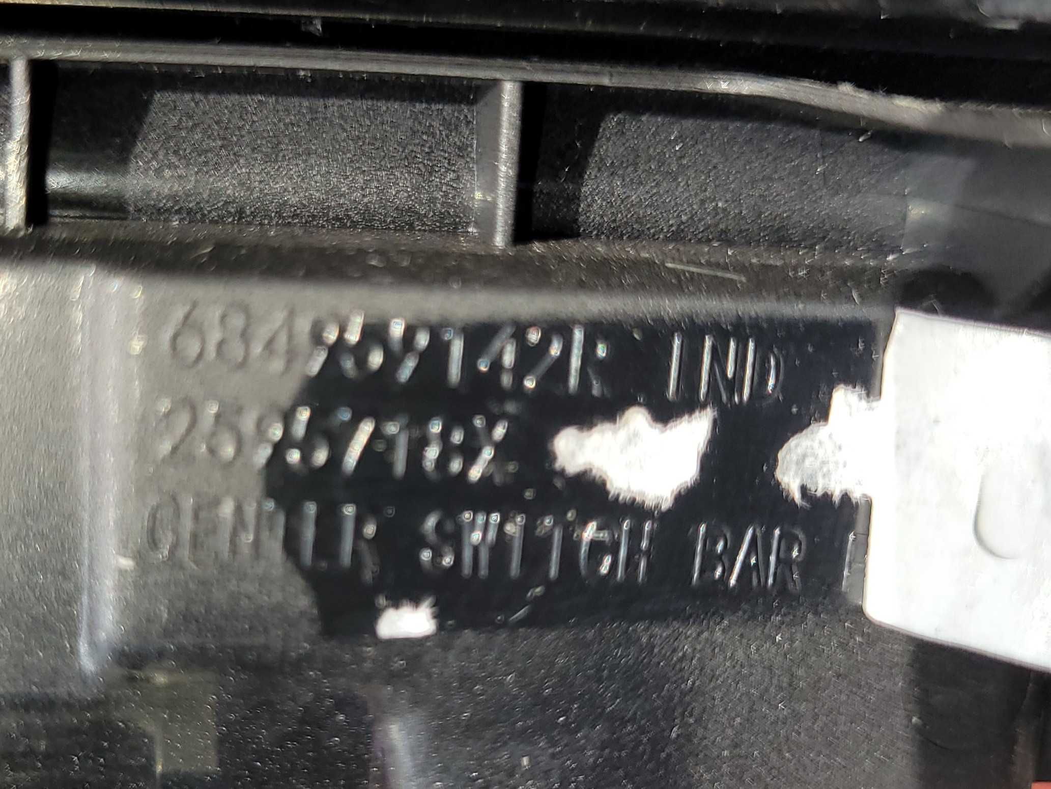 Panel przełączników deski kokpitu Trafic III 3 IV 4