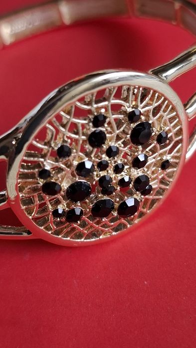 Bransoletka z czarnymi kryształkami