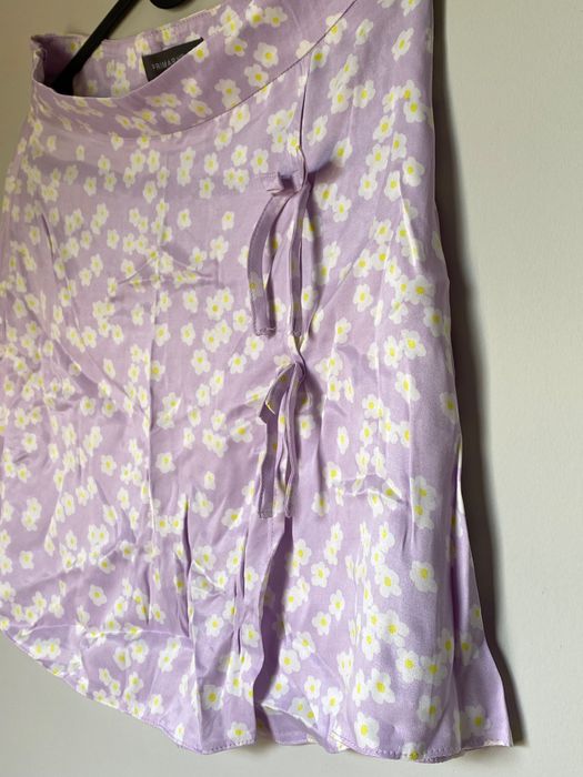 Saia lilás Primark com detalhes flores