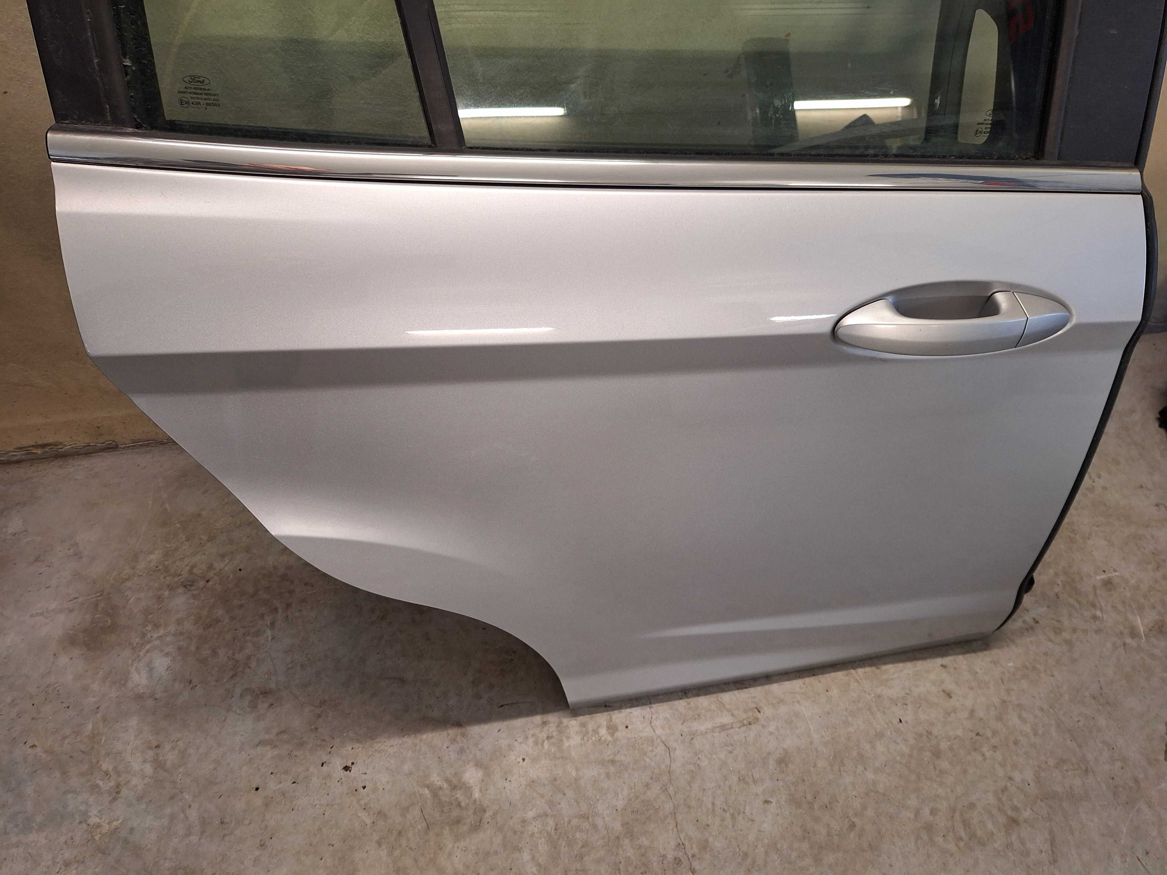 Drzwi prawe tylne ford b-max MC kompletne europa