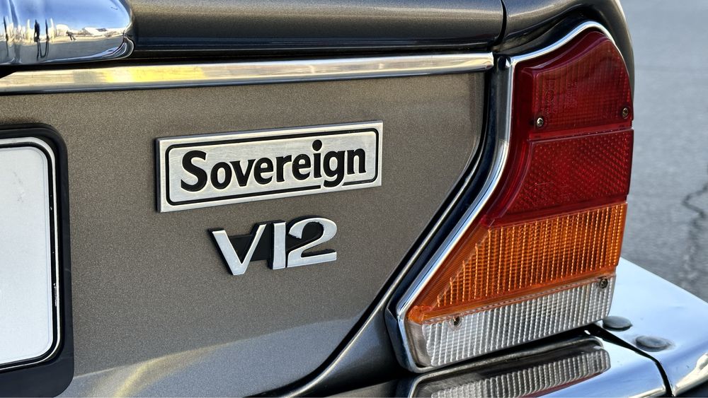 Продам эксклюзивный Jaguar XJ12 Daimler