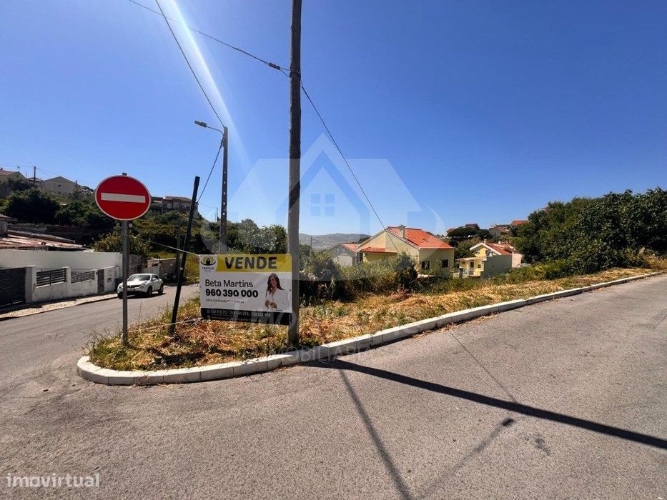 Terreno com 305 m² na Portela da Azóia, Santa Iria de Azóia