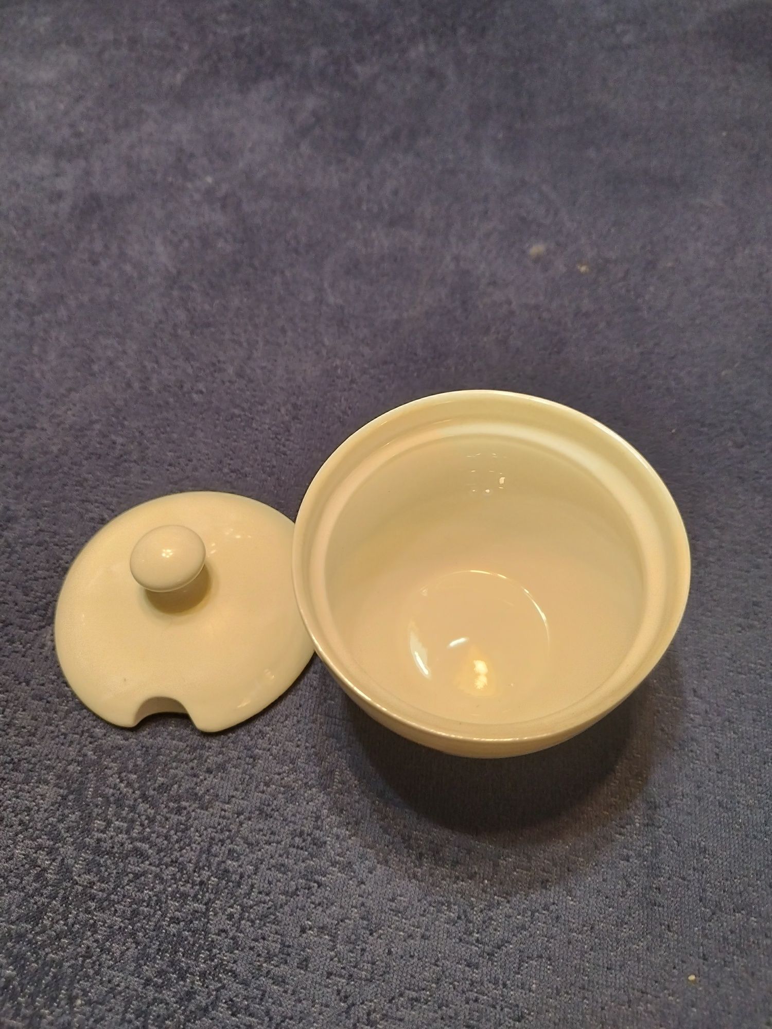 Cukiermiczka z białej porcelany z Home & You