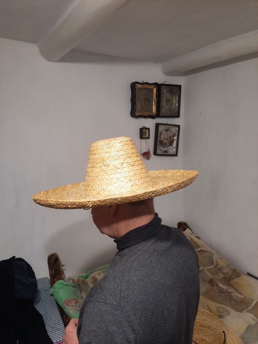 Солом'яний капелюх, брыль, бриль, канотье, сомбреро, соломенная шляпа