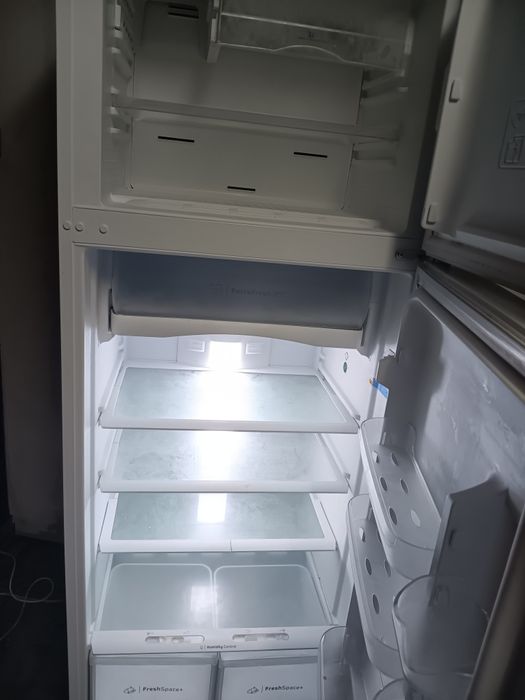 Frigorífico semi usado
