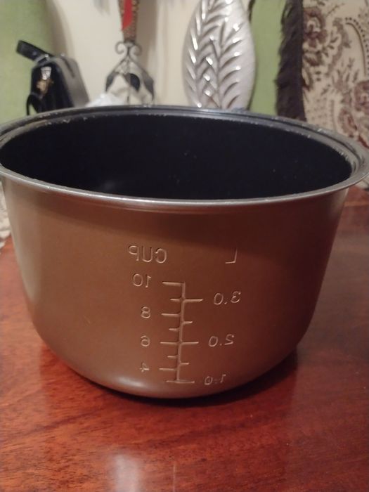 Чаша до мультиварки́