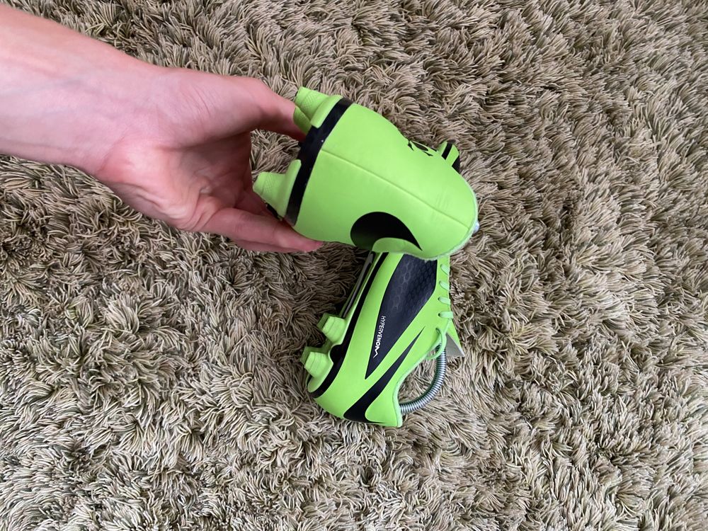 Футбольні буци Nike HyperVenom Phelon FG
