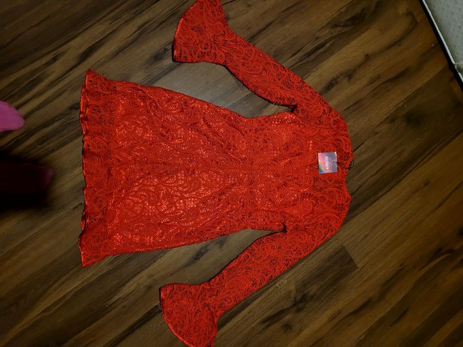 Sukienka czerwona koronkowa