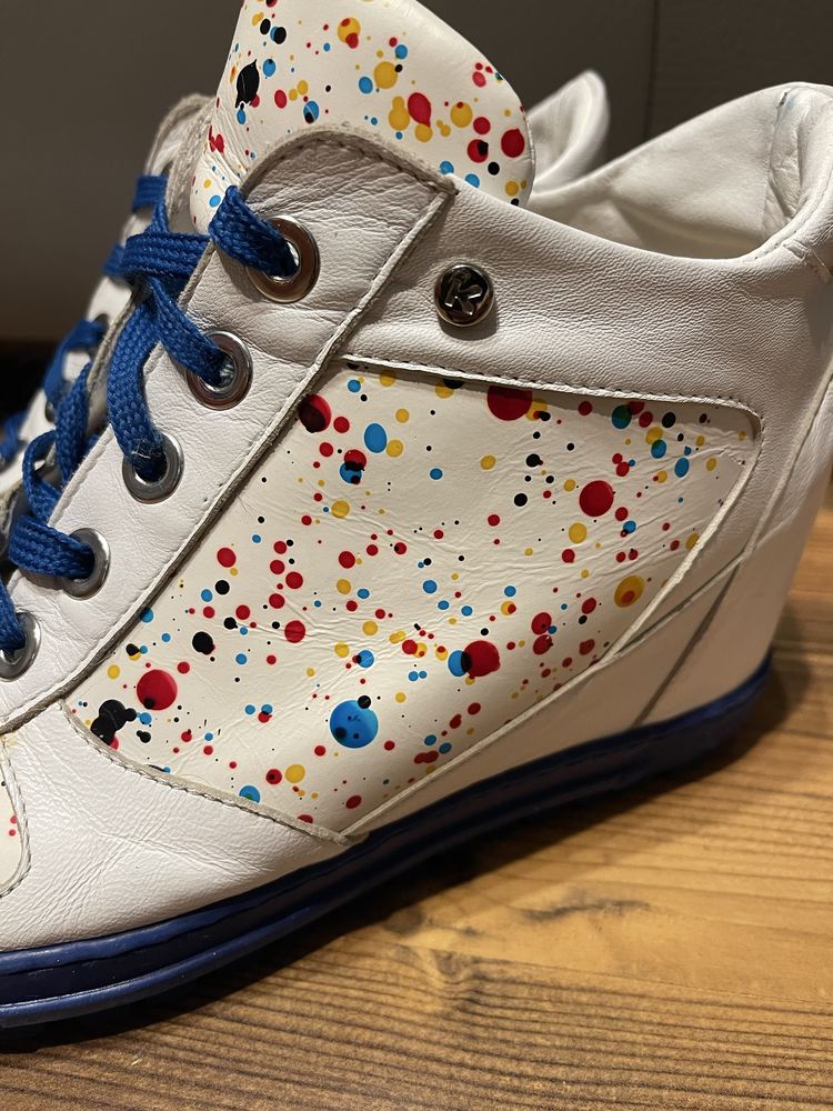 Buty kazar na koturnie