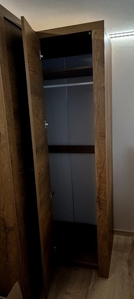 SPRZEDAM Szafę Narożną
