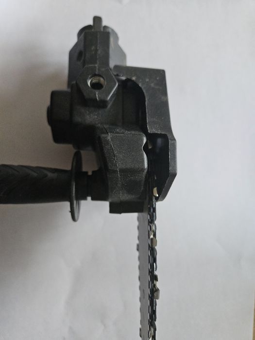 Nasadka. Pila łańcuchowa na wkrętarkę .