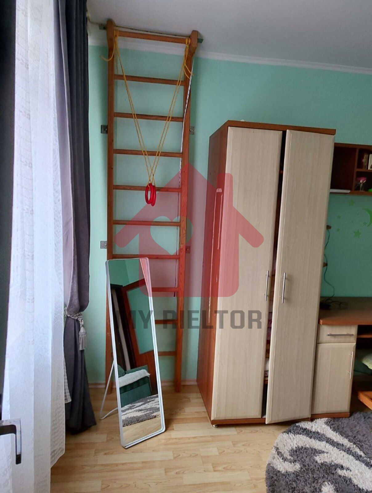 Продаж двокімнатнї квартири по Генерала Свободи