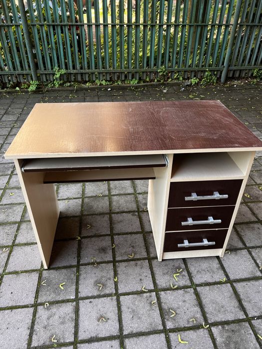 Офвсний стіл