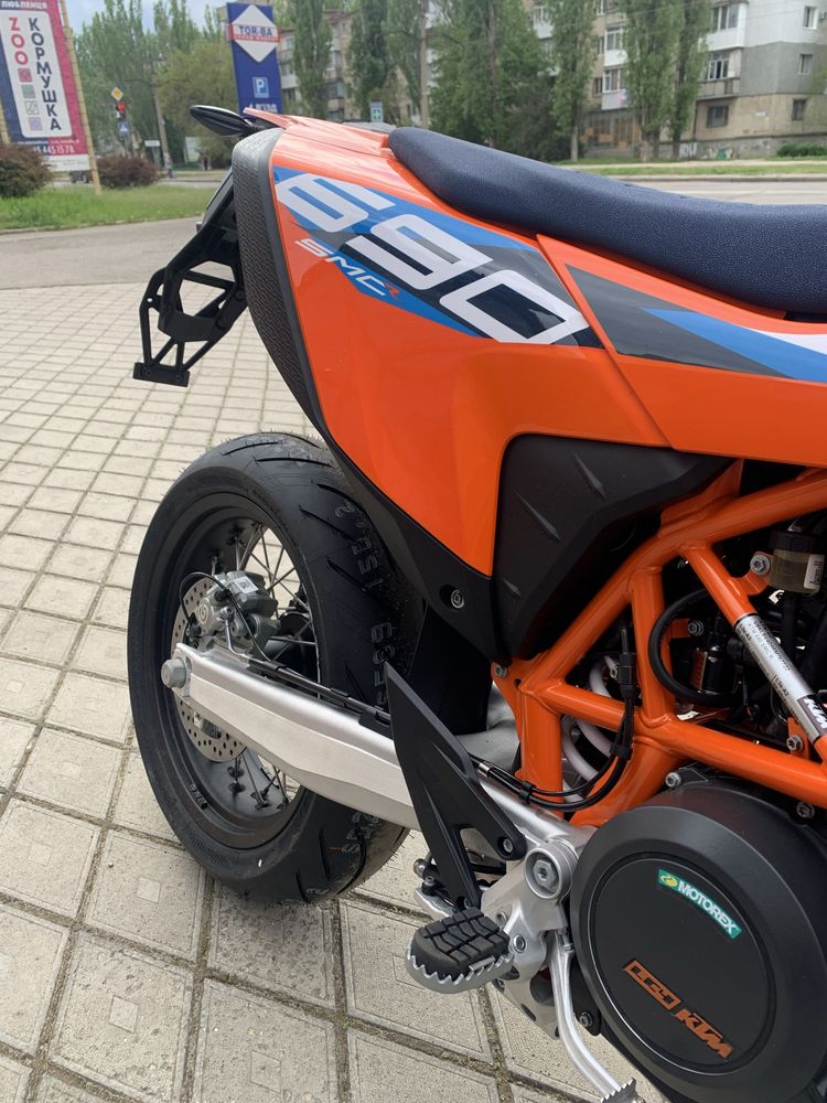 KTM 690 SMC R 2024