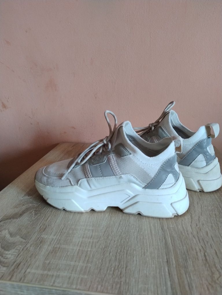 Super adidasy damskie rozm 40 firmy HM stan idealny