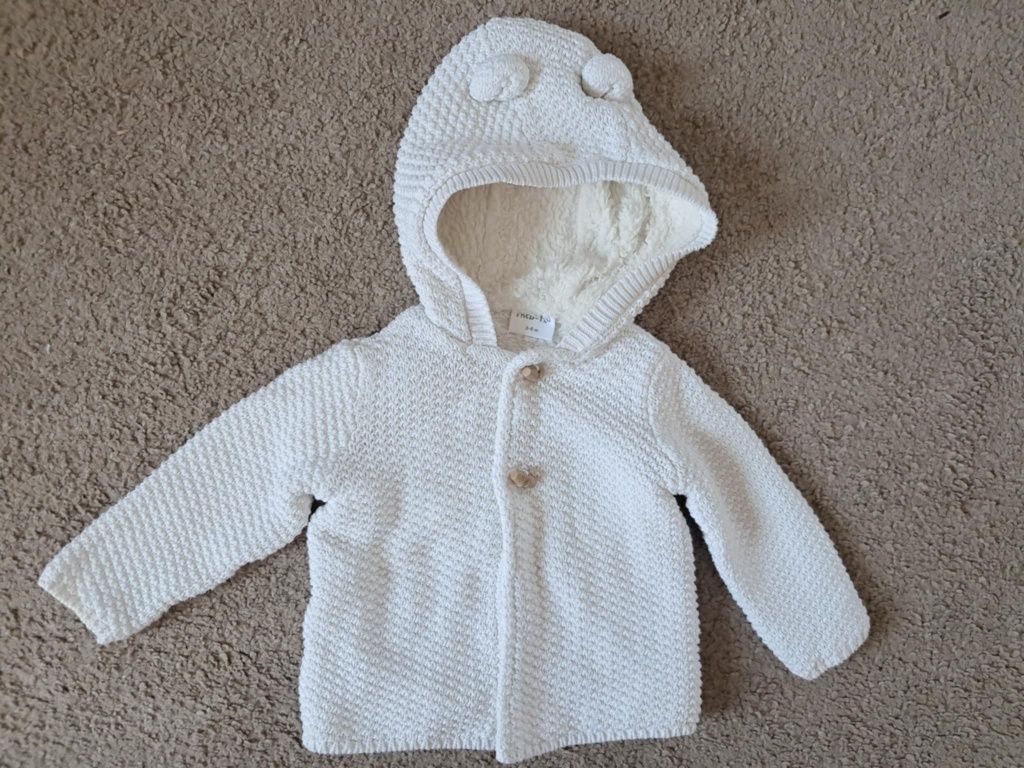 Bluza z kapturem ciepła biała rozm 3-6 msc