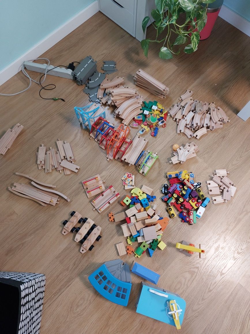 Mega zestaw XXL drewniana kolejka, tory, auta, ikea.