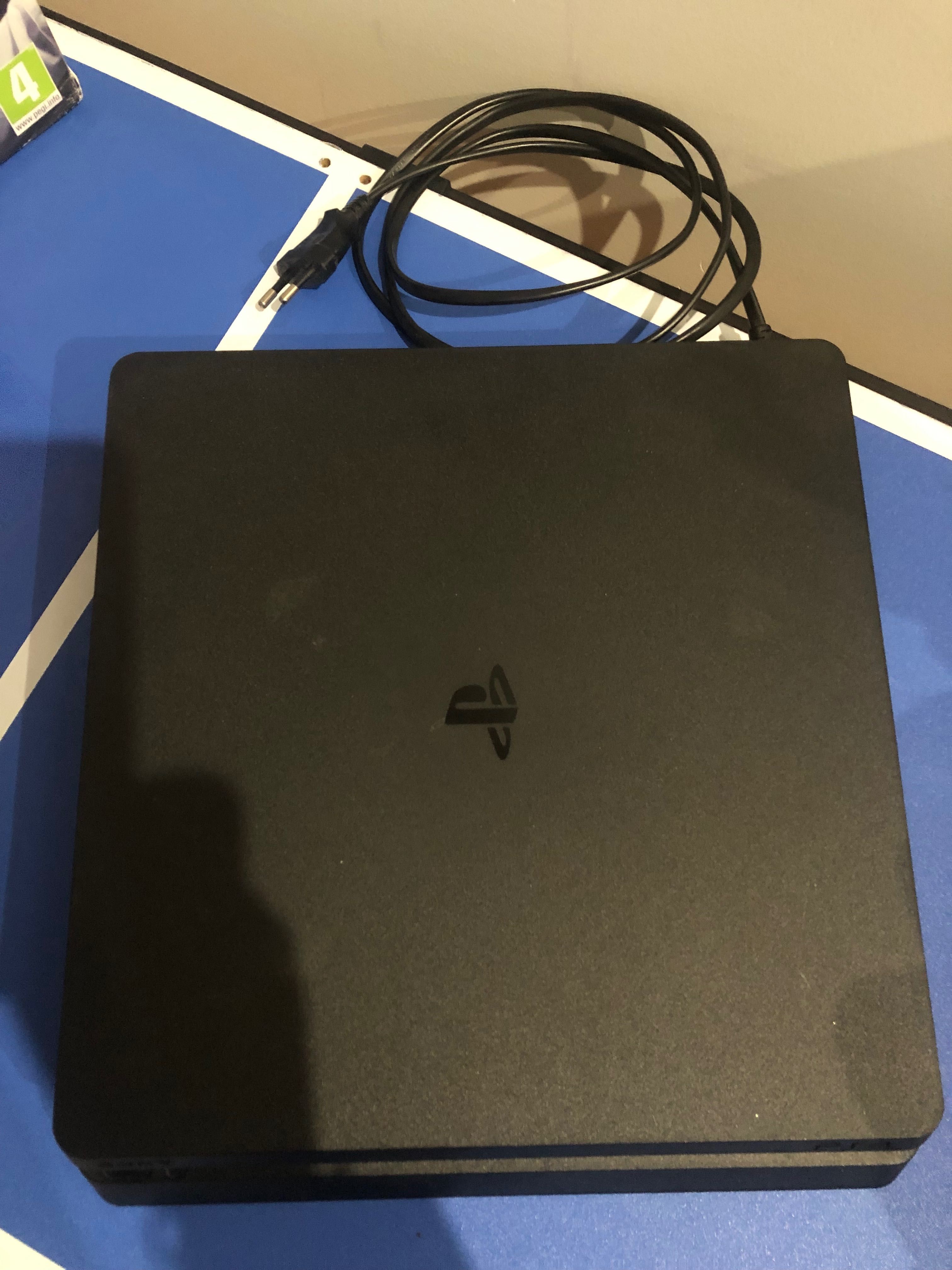 PlayStation 4 500GB