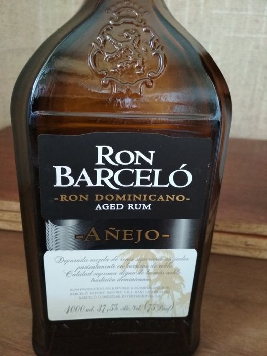 Бутылка стеклянная для алкогольных напитков разливного алкоголя 1 л