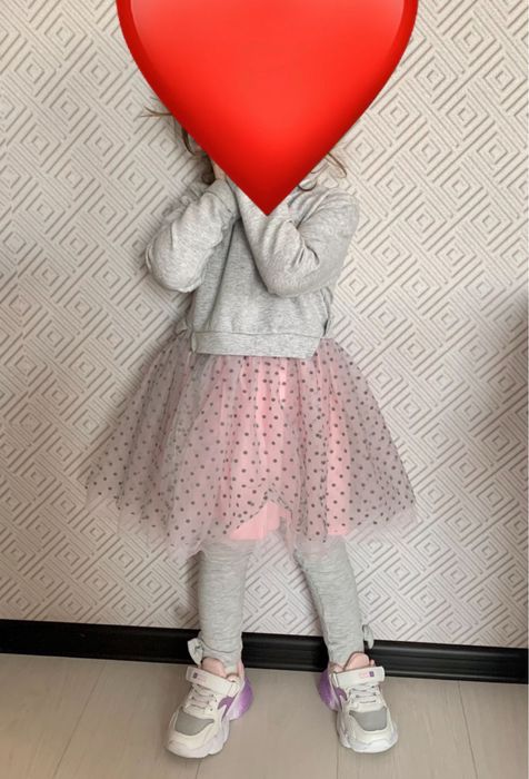 Дві сукні на дівчинку