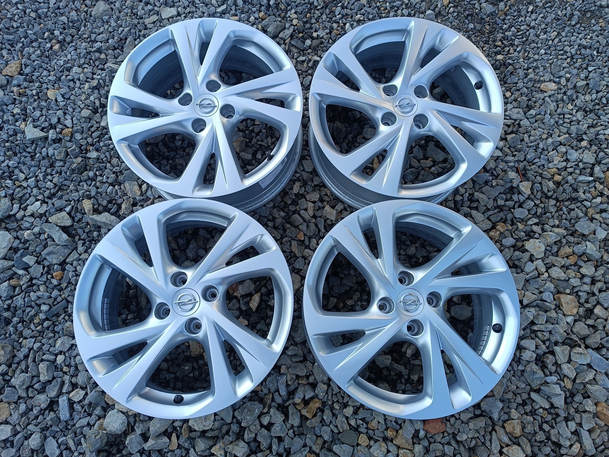 17 Alufelgi Opel Corsa F Peugeot 208 II 4x108