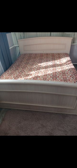 Ліжко з матрацом