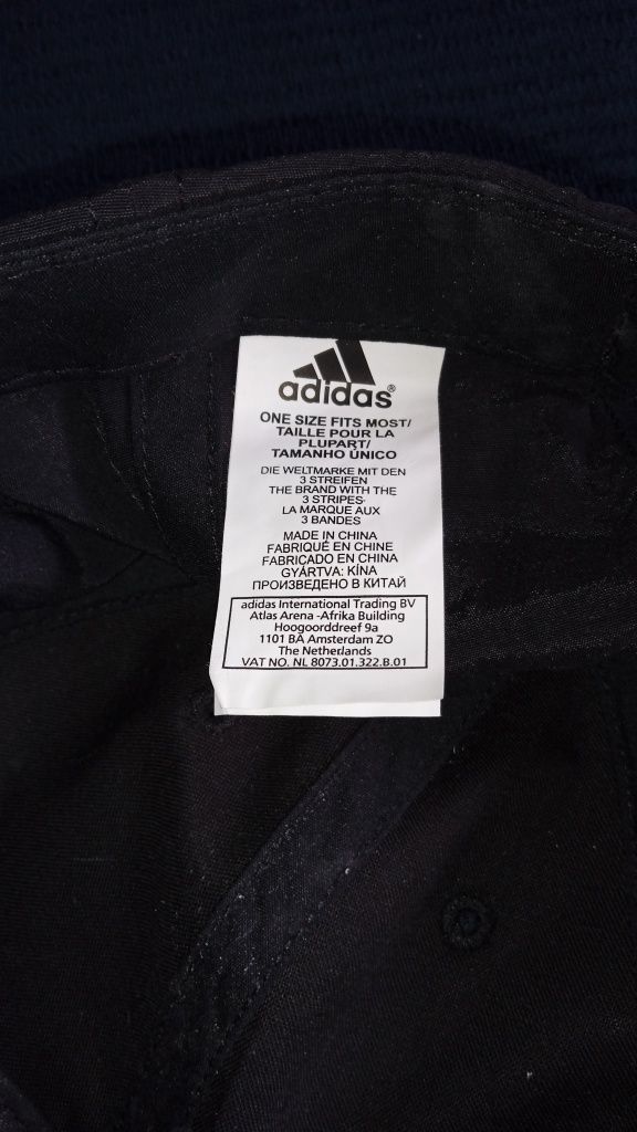 (Adidas) Boné preto