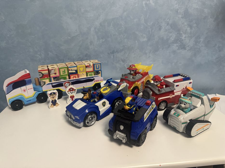 Іграшки щенячий патруль, машини героїв, автобус