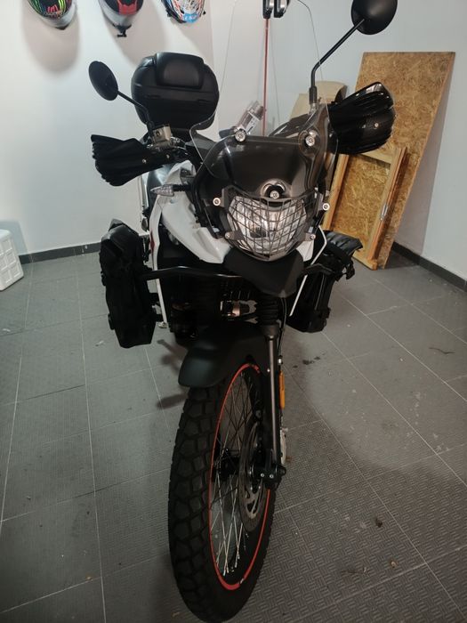 UM DSR TT Adventure 125cc como nova