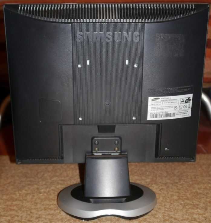 Samsung SyncMaster 710N монитор.