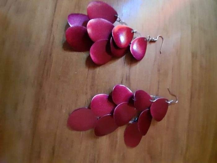 Brincos vermelhos