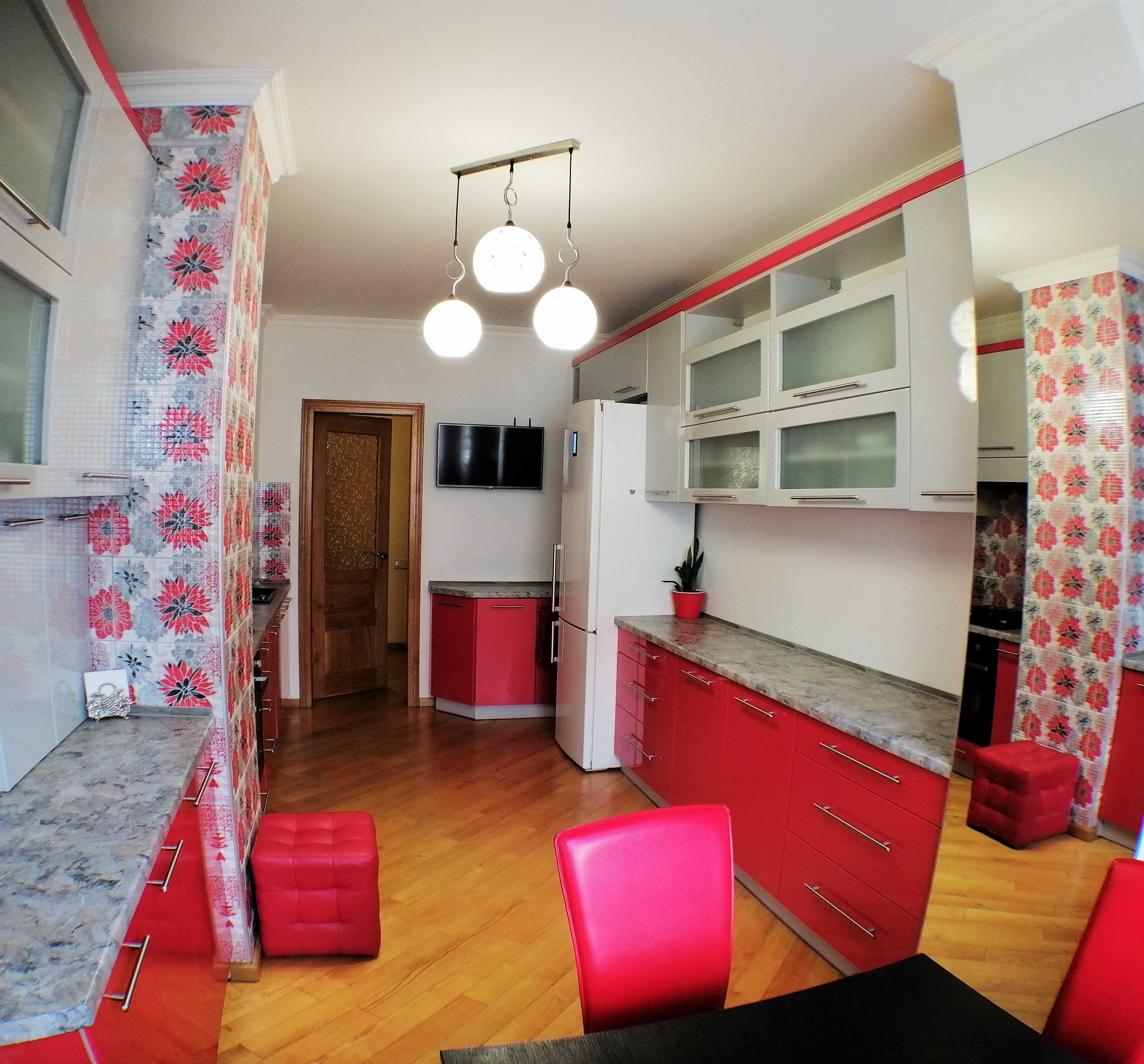 3 кімнатна квартира з ремонтом в Новобудові вул. Лінкольна