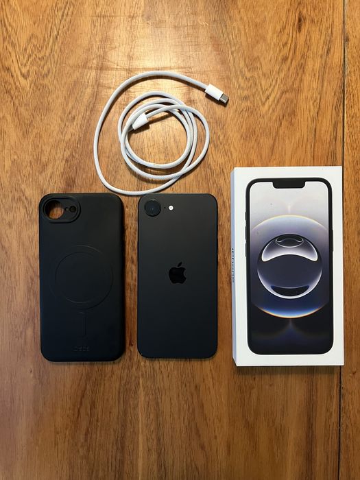 Iphone16e com garantia, mais carregador, pelicula e capa