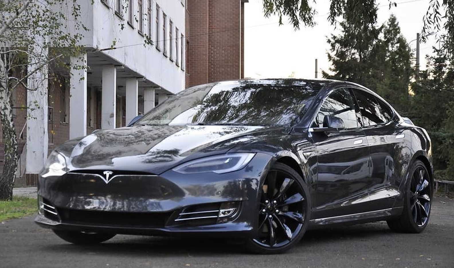 Tesla Model S 2016 90d -