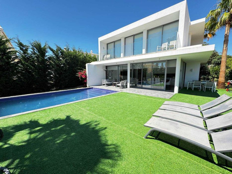 Piscina Privada e Localização Calma - Vivenda Pêra by Gabi Miguel