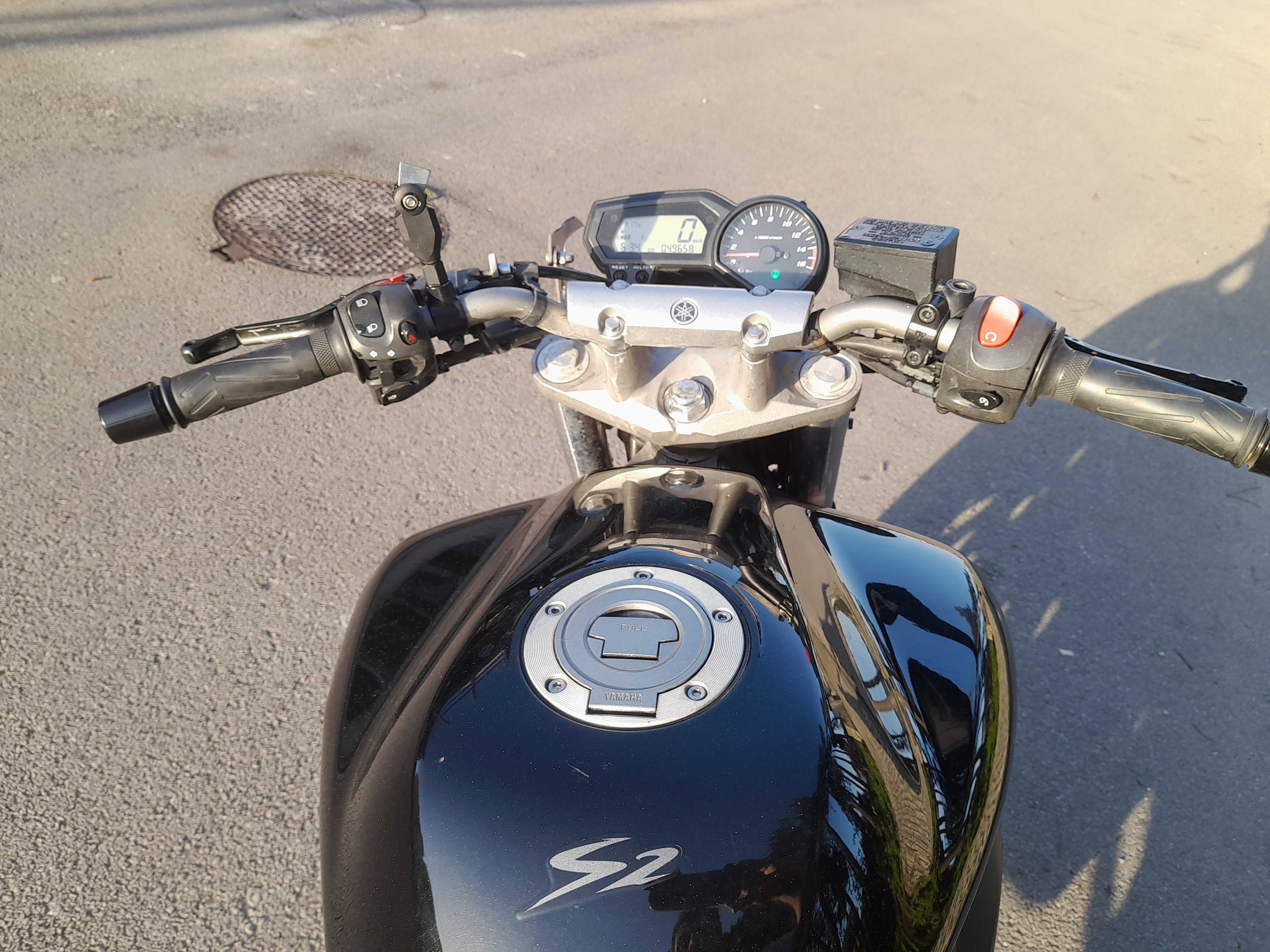 Yamaha Fz6 pequena queda