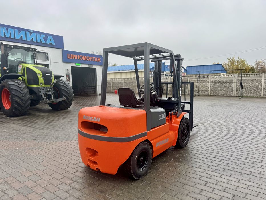 Навантажувач Doosan D30 погрузчик 2008р
