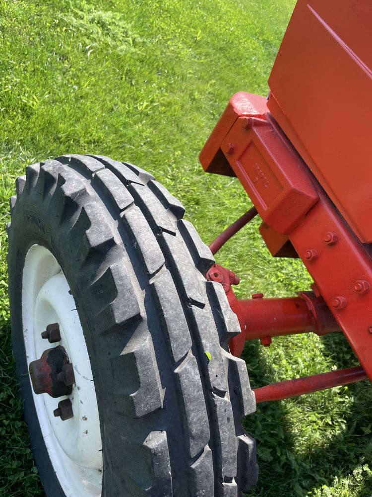 Traktor Renault R 57 7241-S