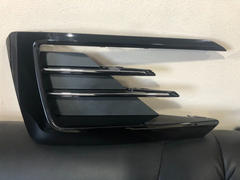 Решітка passat B8 USA R-Line Р лайн 561854661QFOD 561854662JFOD