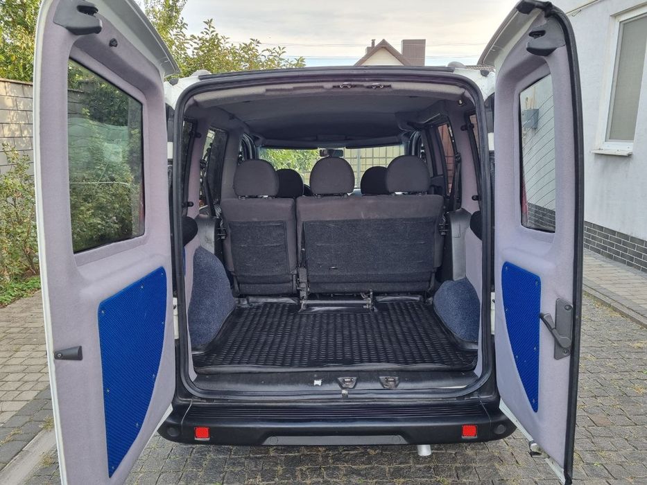 Fiat doblo оригінальний пасажир 1,3 2015р у відмінному стані.