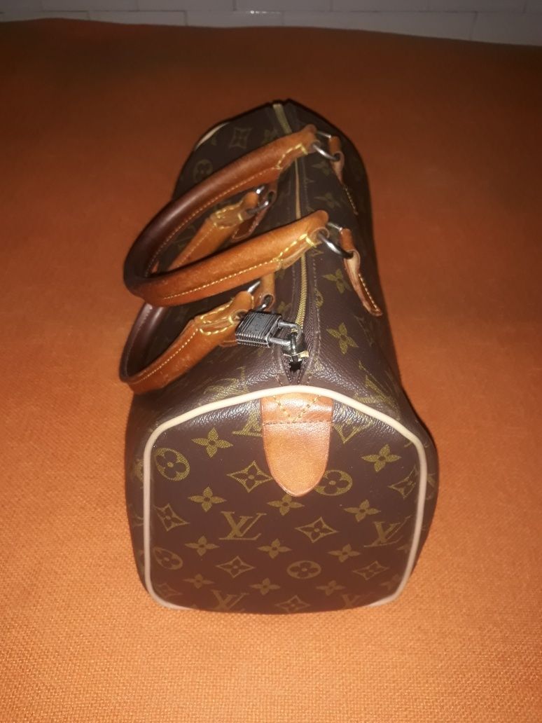 LOUIS Vuitton speedy 30