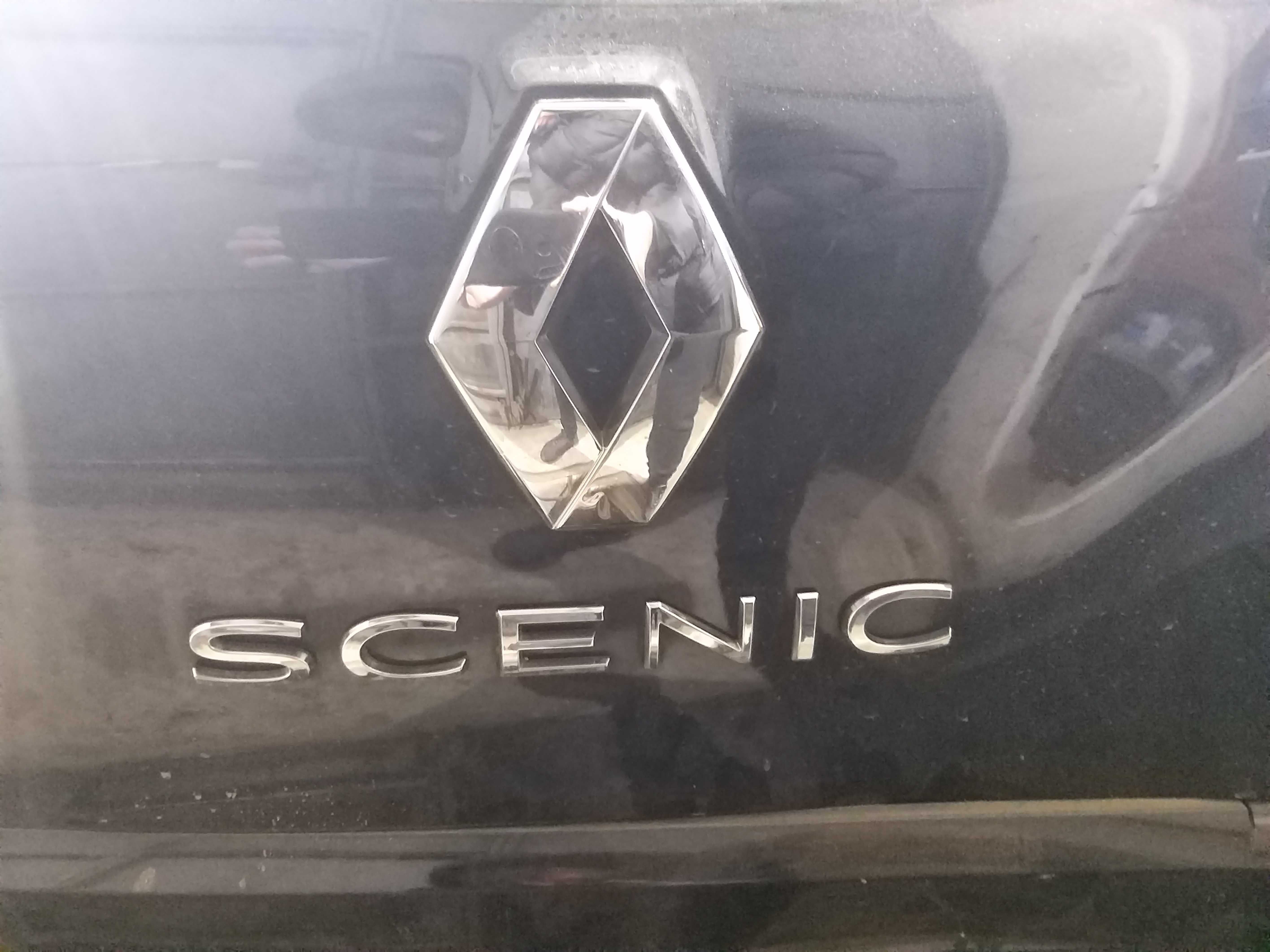 Емблема напис Renault Scenic