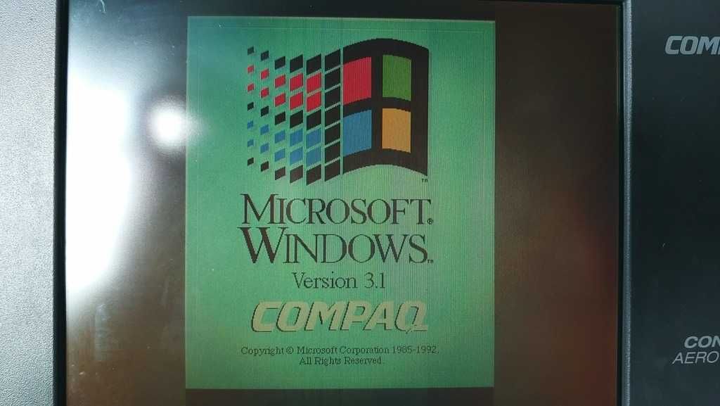 Zabytkowy laptop COMPAQ CONTURA AERO 4/33C