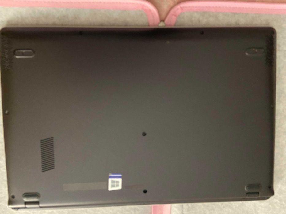ASUS VivoBook S-15 Laptop, in perfect condition and formatted.64284591383554121