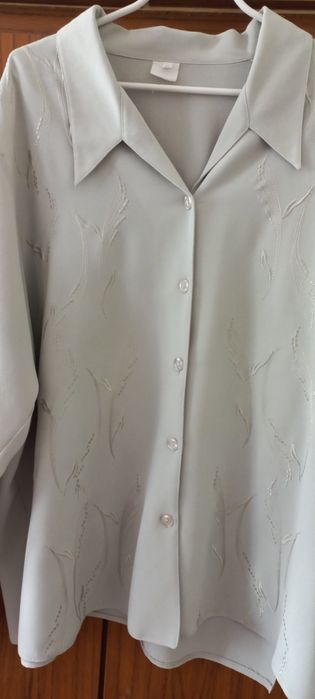 Seledynowa kobieca bluzka