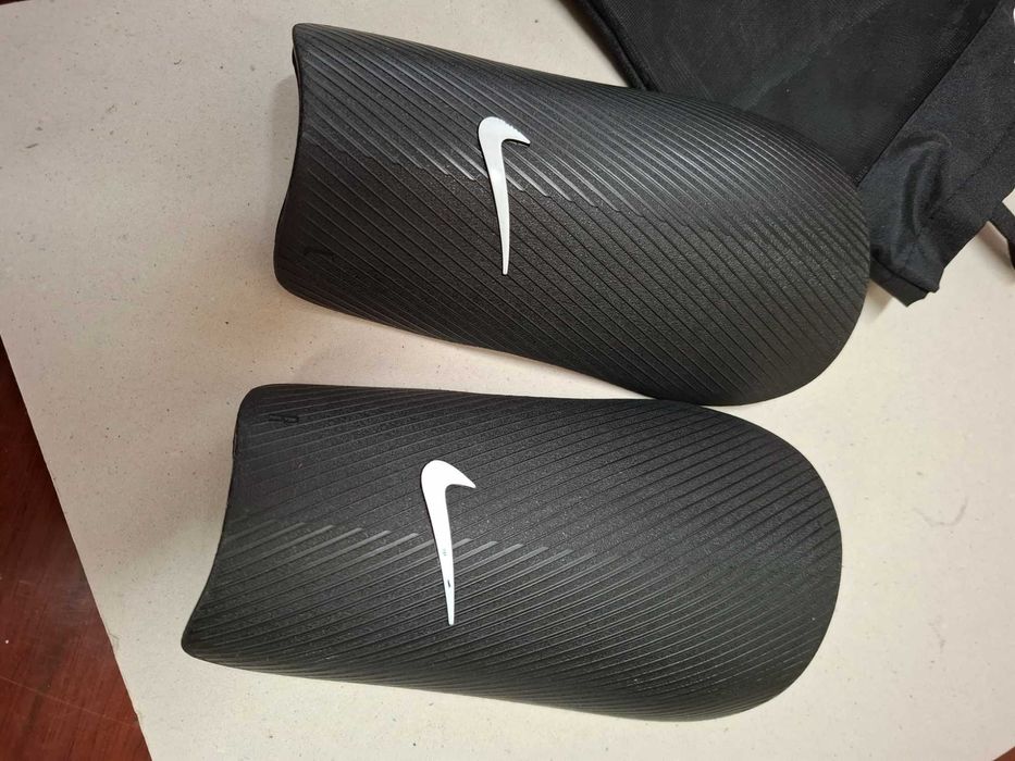 Caneleiras de criança Nike em excelente estado